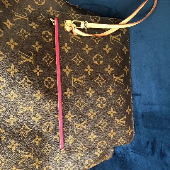 Authentic Louis Vuitton Pochette MM - Picture 3 of 11